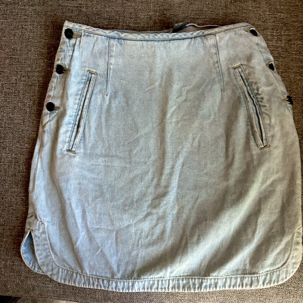 liz wear skirt